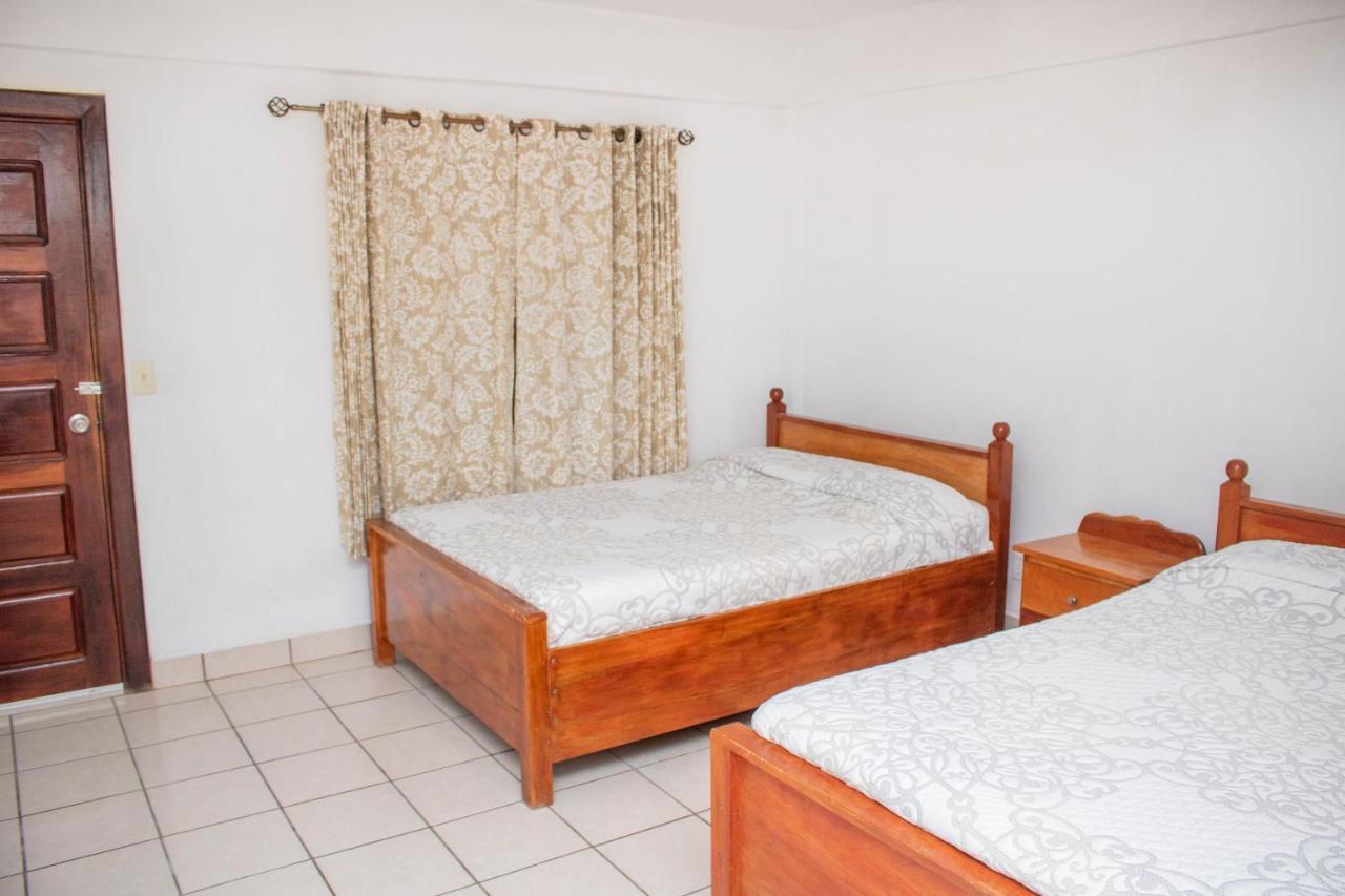 Las Palmas Hotel Corozal Exterior photo