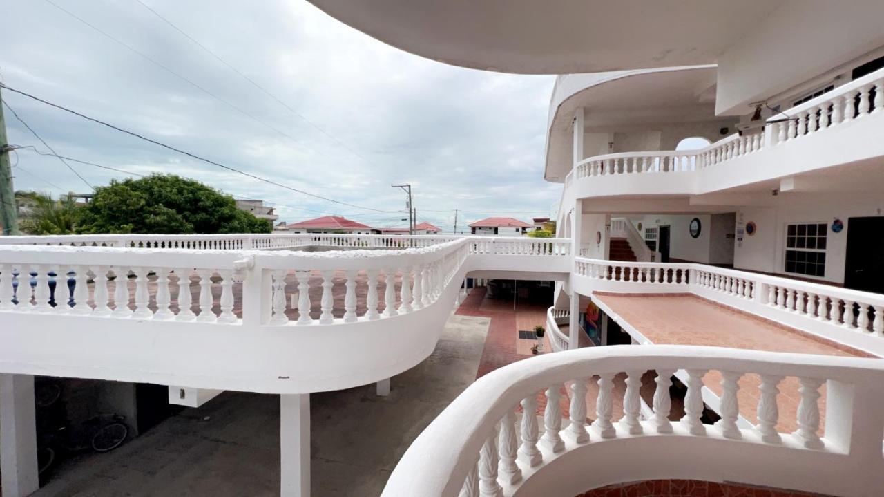 Las Palmas Hotel Corozal Exterior photo