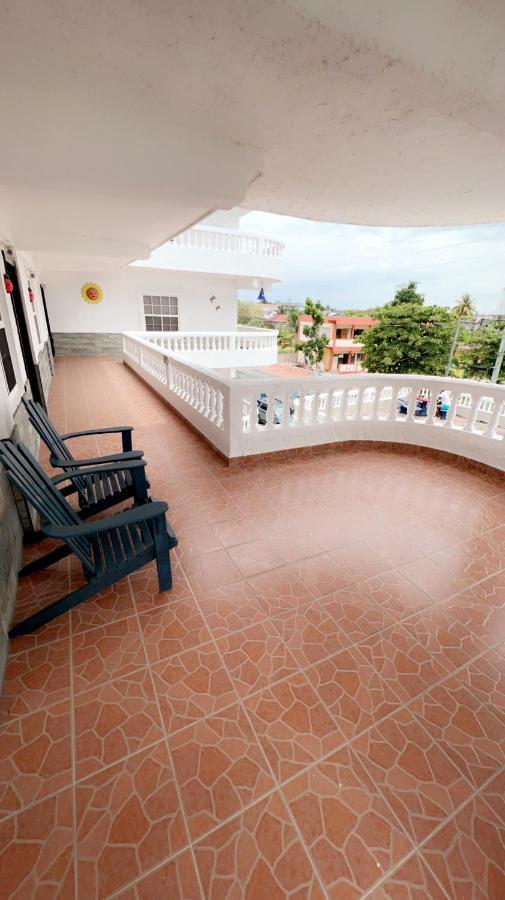 Las Palmas Hotel Corozal Exterior photo