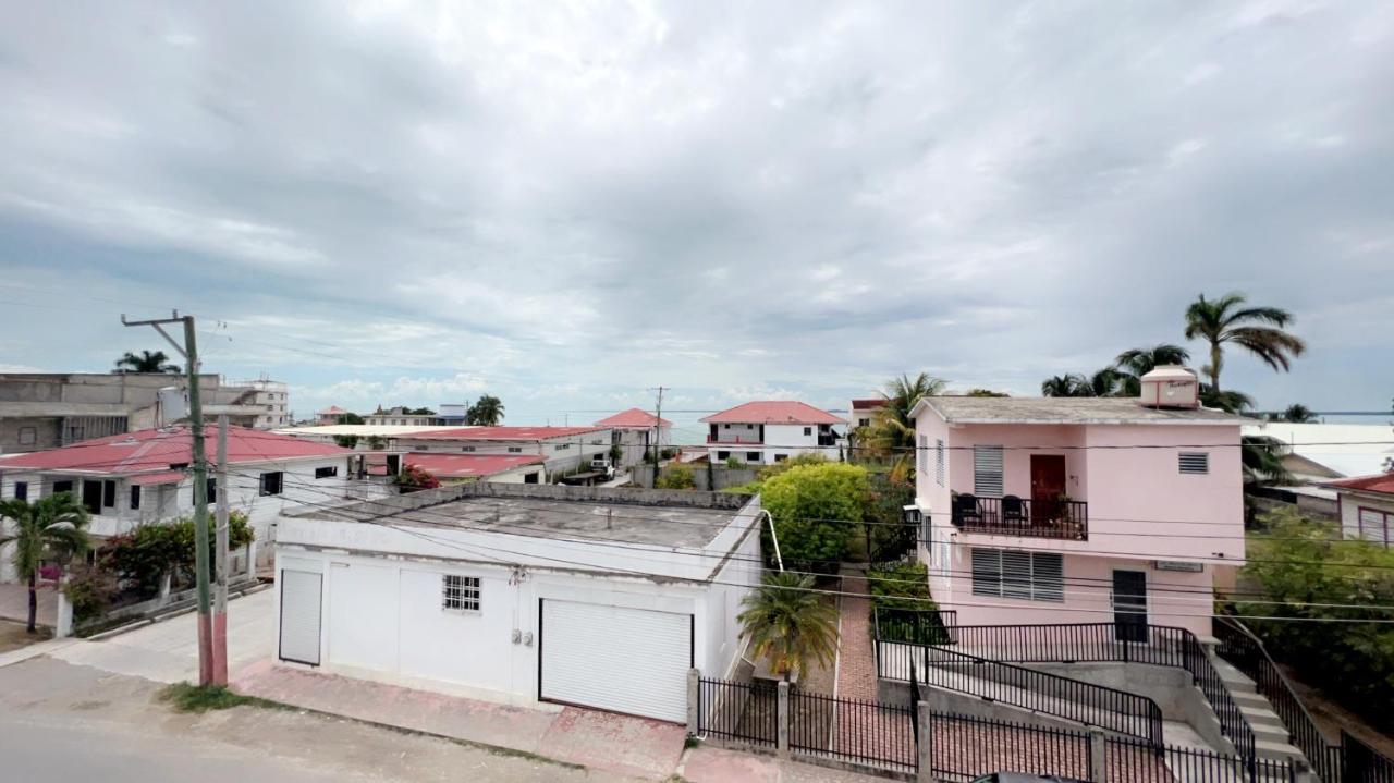 Las Palmas Hotel Corozal Exterior photo