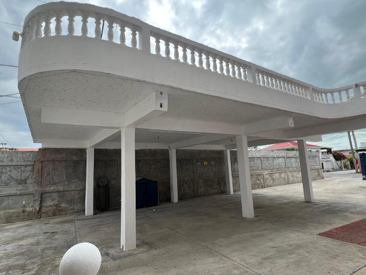 Las Palmas Hotel Corozal Exterior photo