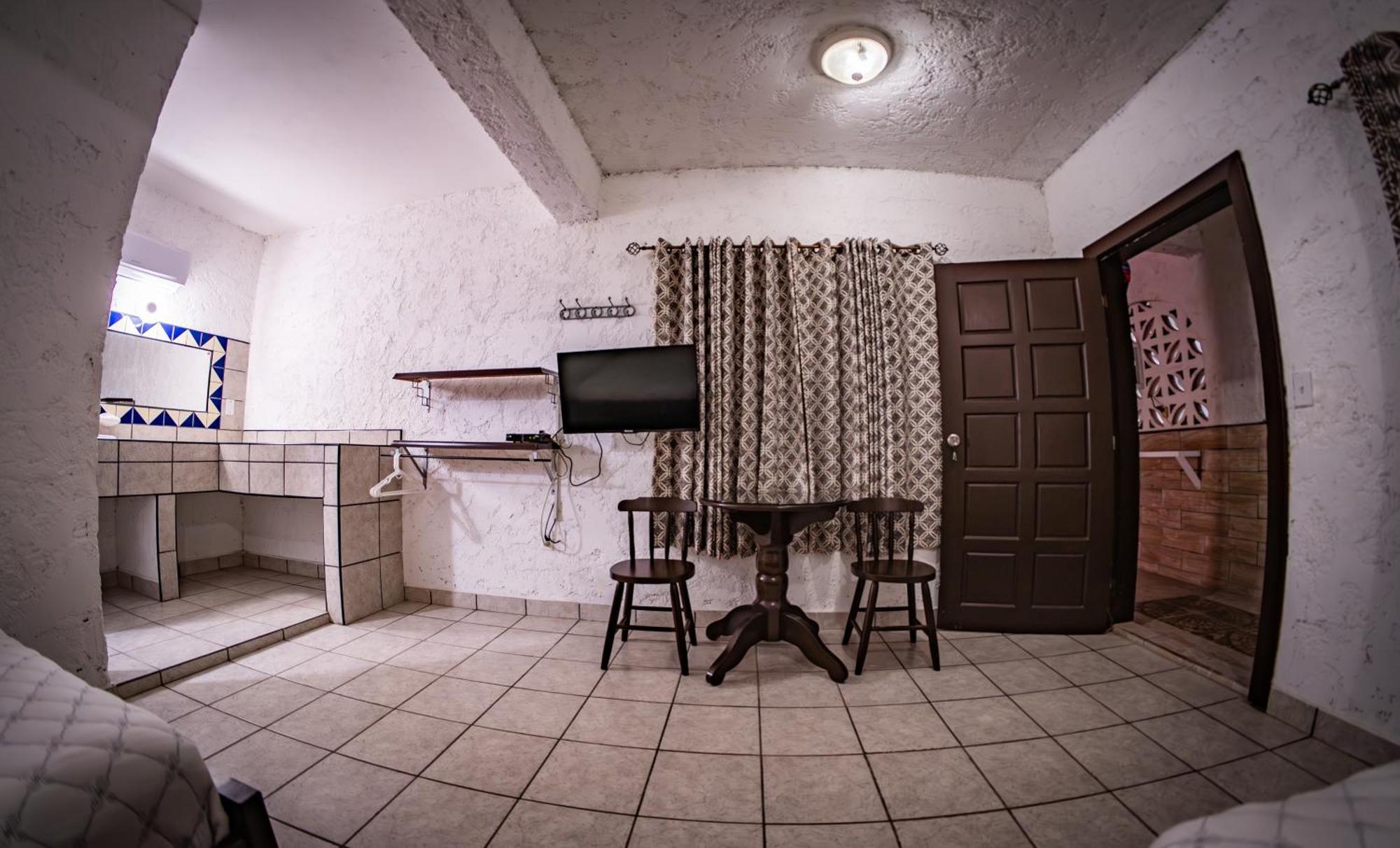 Las Palmas Hotel Corozal Exterior photo
