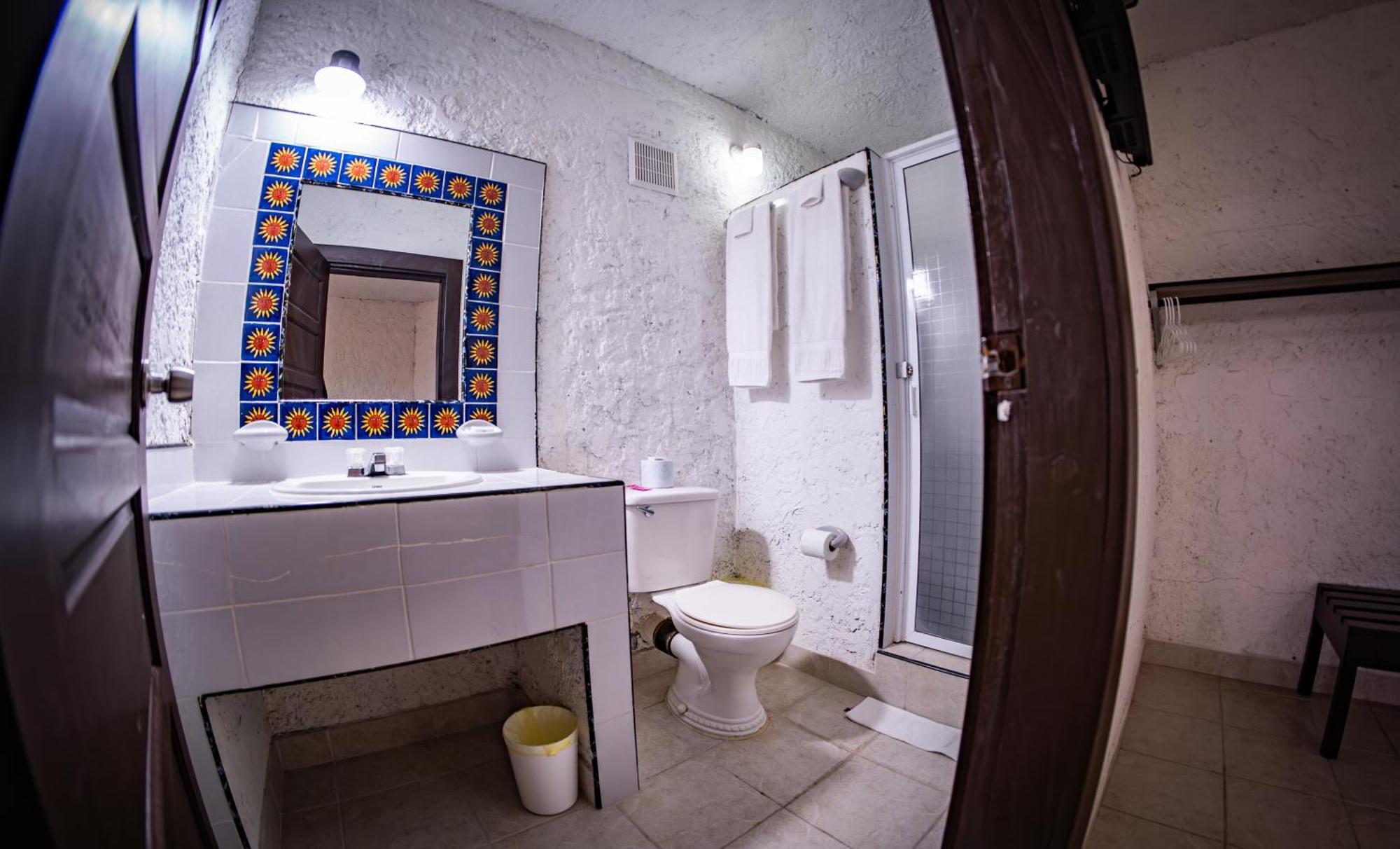 Las Palmas Hotel Corozal Exterior photo